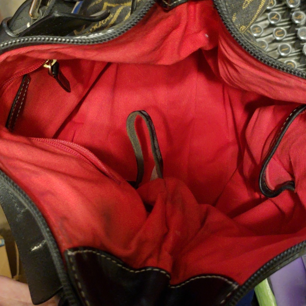 Dooney and Bourke bag - Picture 4 of 5